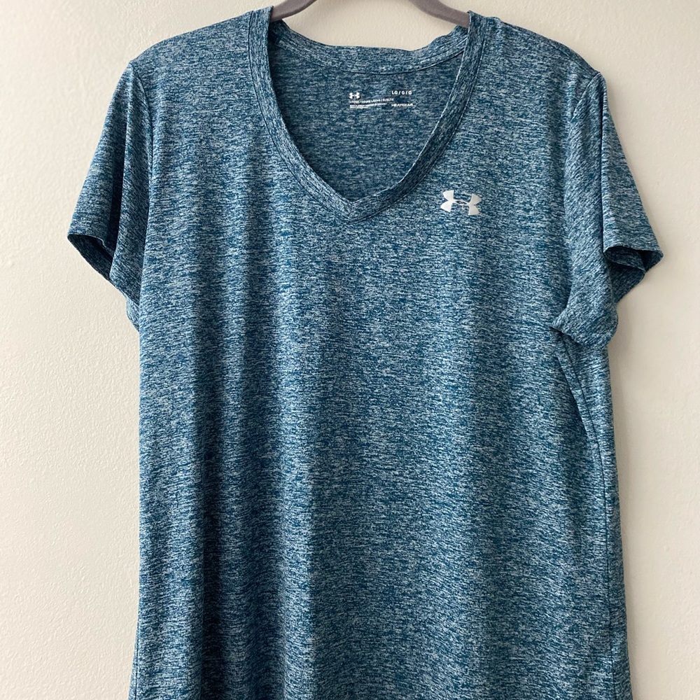 (R) Under Armour Heat Gear V-Neck Top Size Large